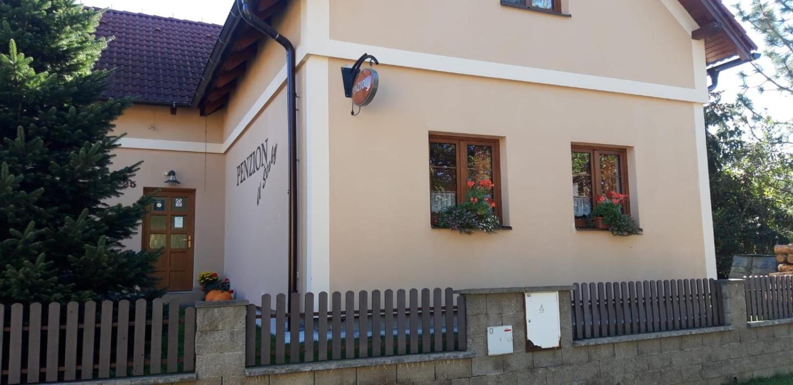 Penzion U Stoly Usilne المظهر الخارجي الصورة